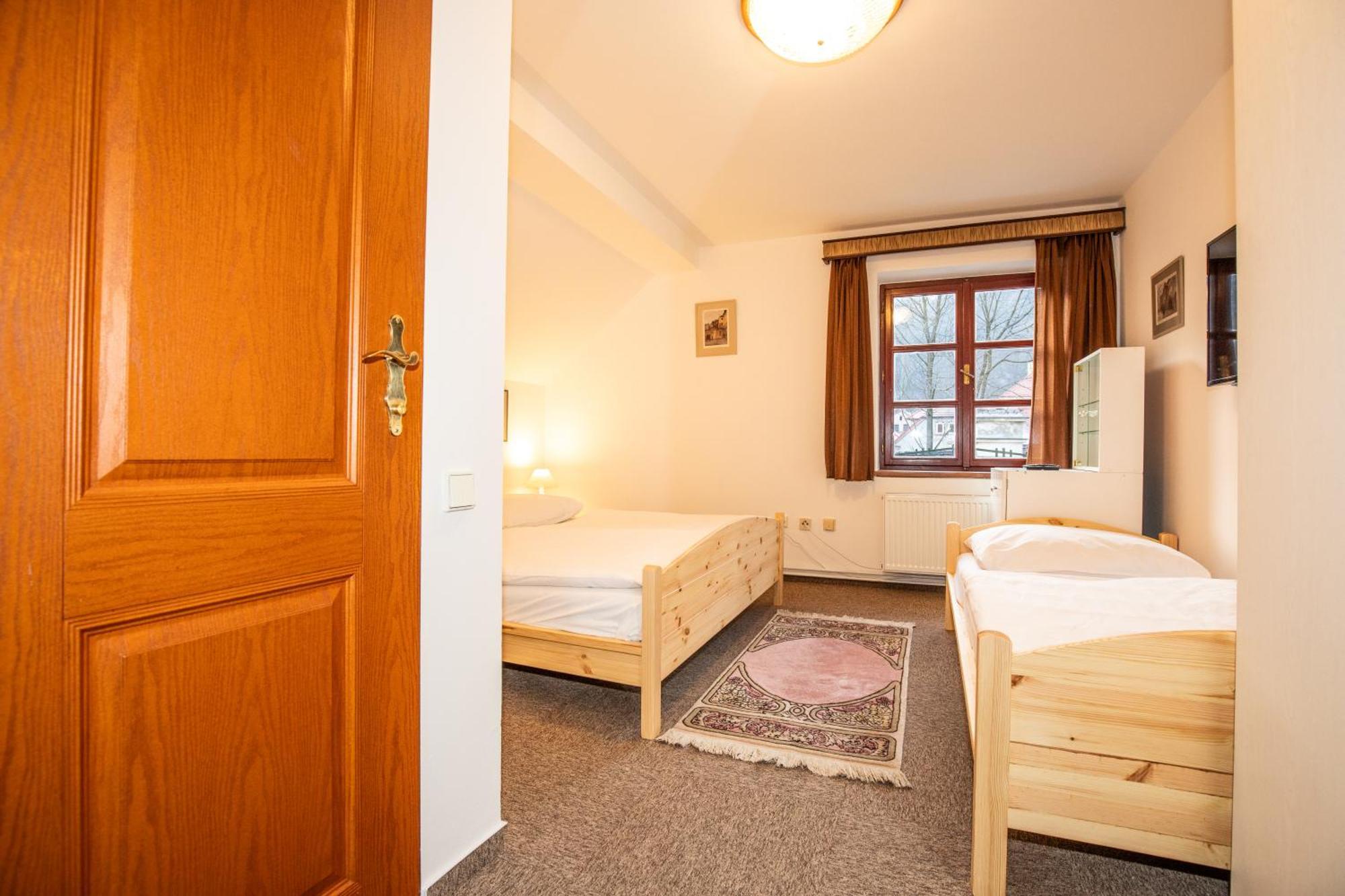 Resort U Jelena Křivoklát Kamer foto