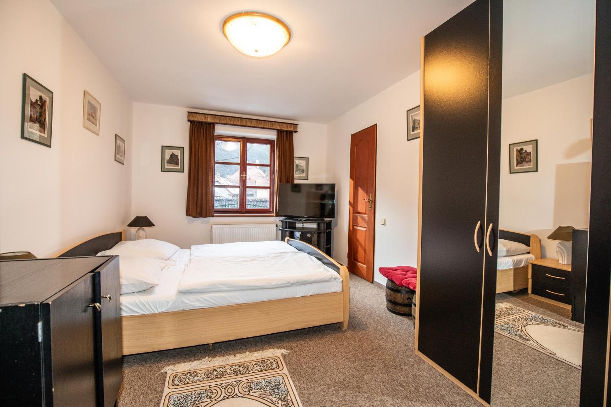 Resort U Jelena Křivoklát Kamer foto