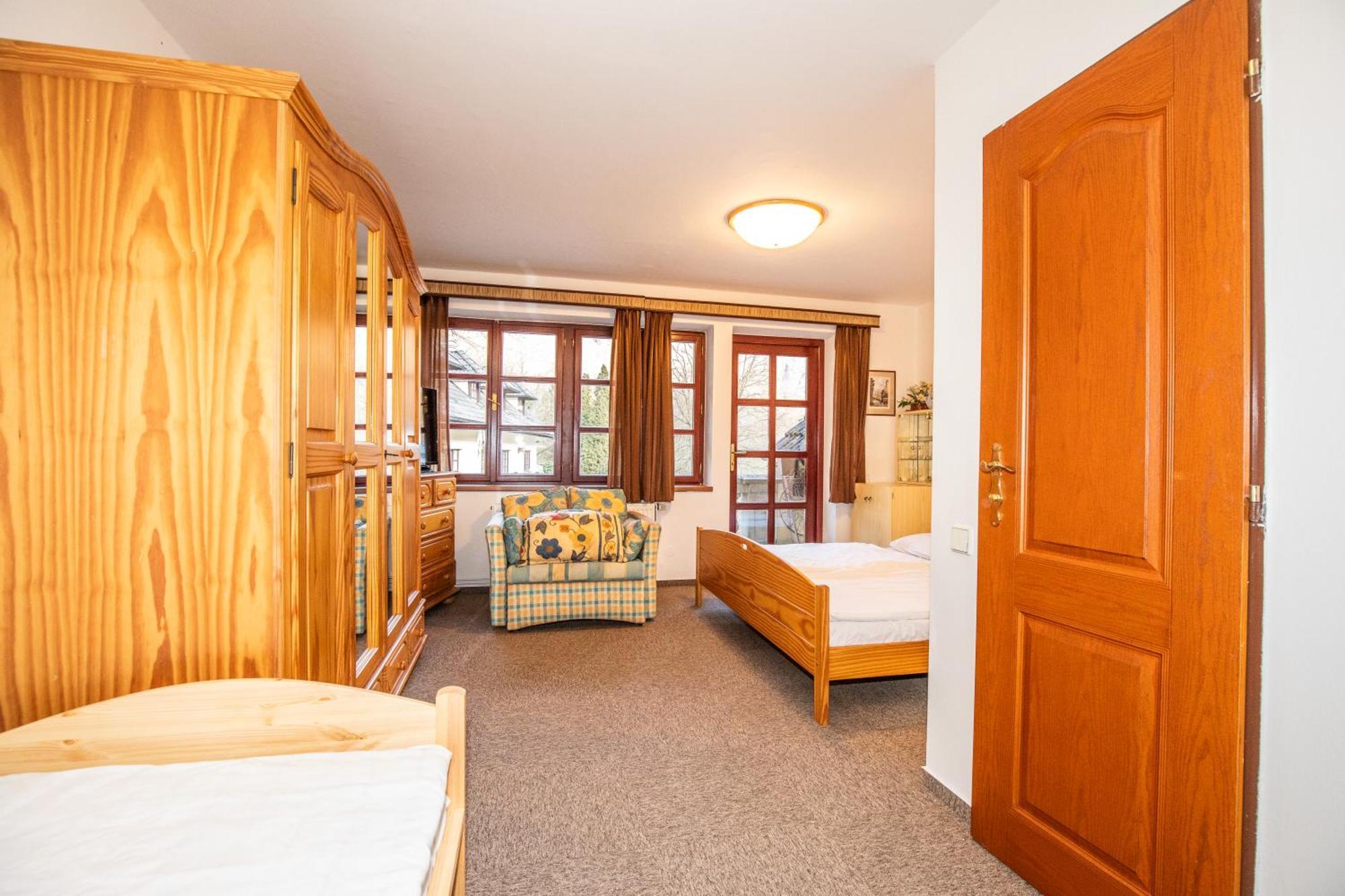 Resort U Jelena Křivoklát Kamer foto