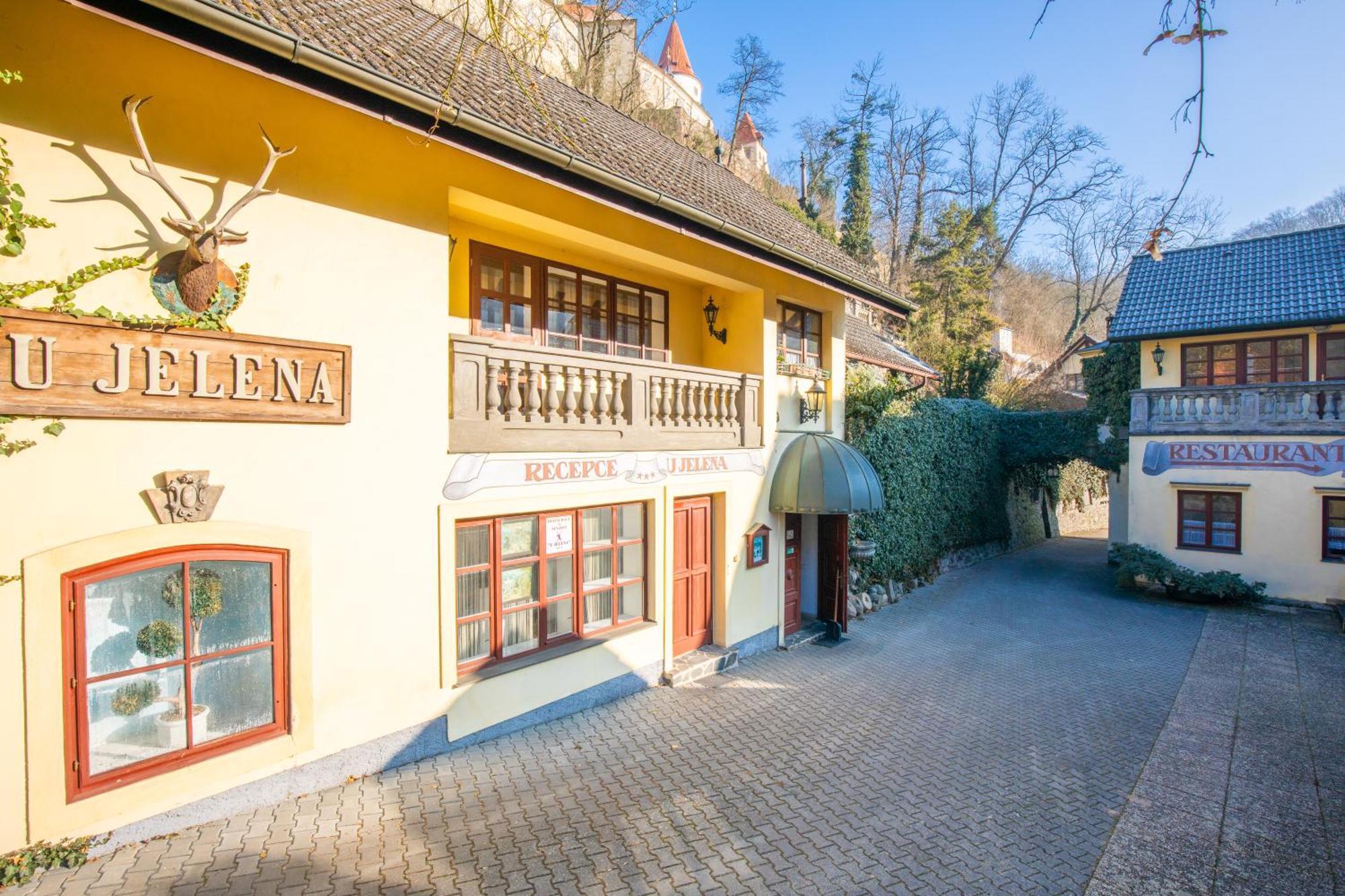 Resort U Jelena Křivoklát Buitenkant foto