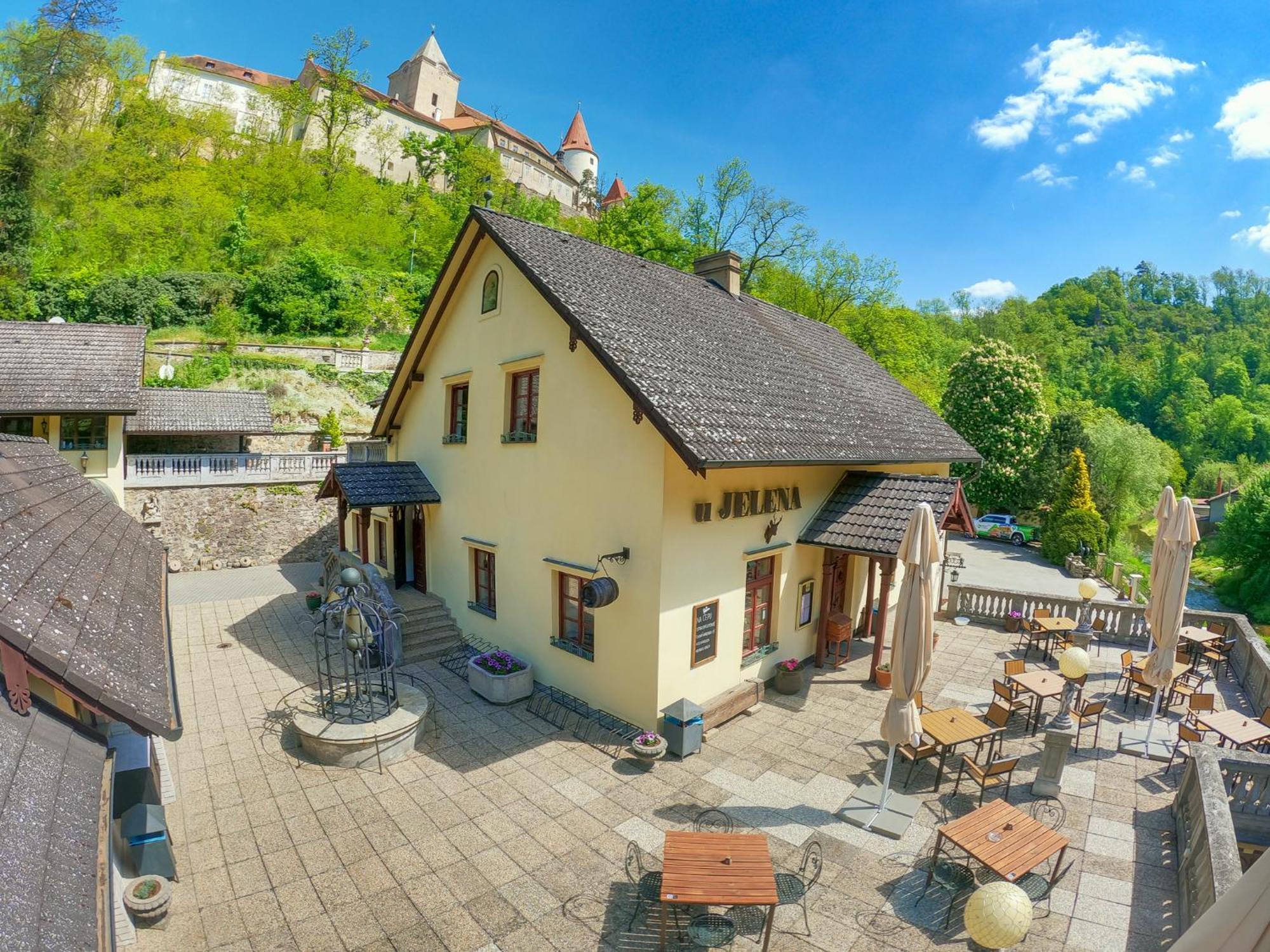 Resort U Jelena Křivoklát Buitenkant foto
