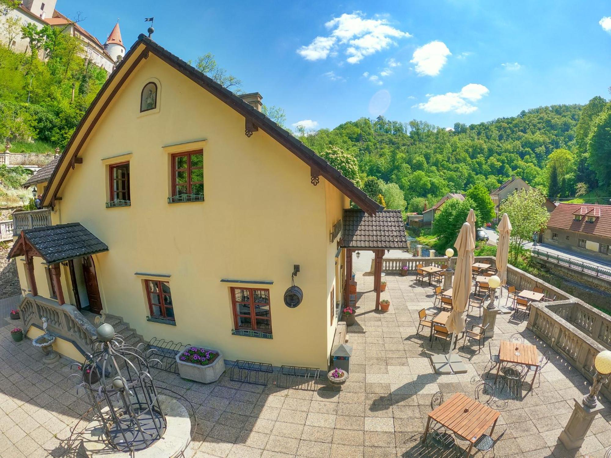 Resort U Jelena Křivoklát Buitenkant foto